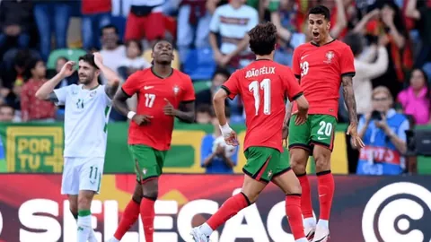 德弗里：热切期盼回归费耶诺德，每场比赛都宛如故土重逢之旅。